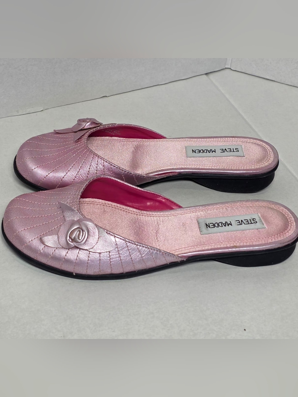 Vintage  Steve Madden Razzy Sandals Size 6B Leather Metalic Pink Slip On Slides - Picture 2 of 6